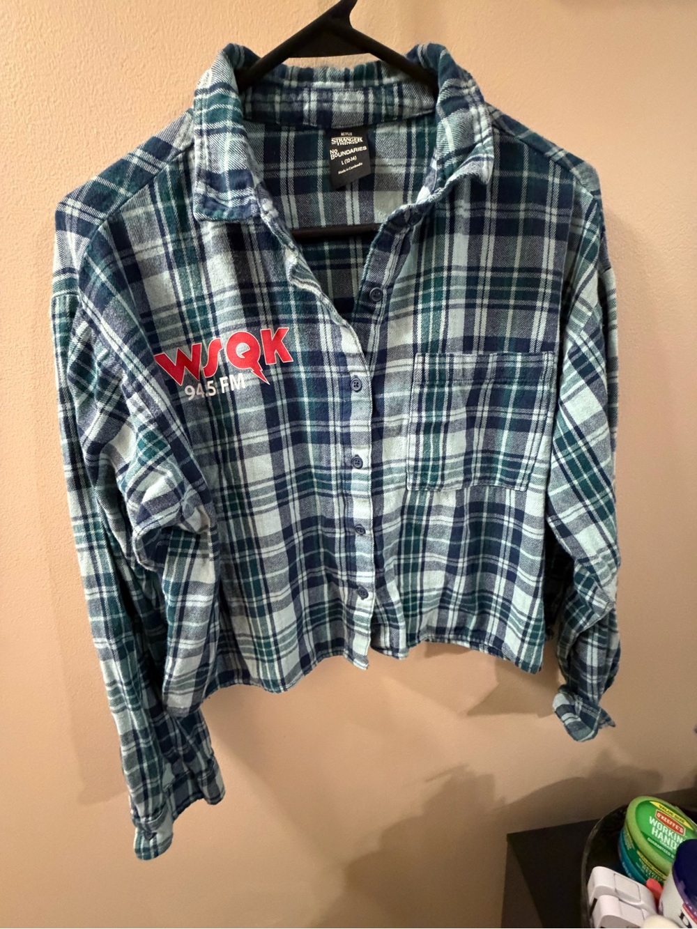 Stranger Things Gray Plaid Cropped Flannel Button-Up Top size L